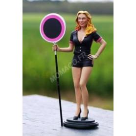 FIGURINE GRID GIRL