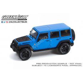 JEEP WRANGLER UNLIMITED BLACK BEAR EDITION 2014 "JEEP OFFICIAL BADGE OF HONOR" BLEUE (EPUISE)