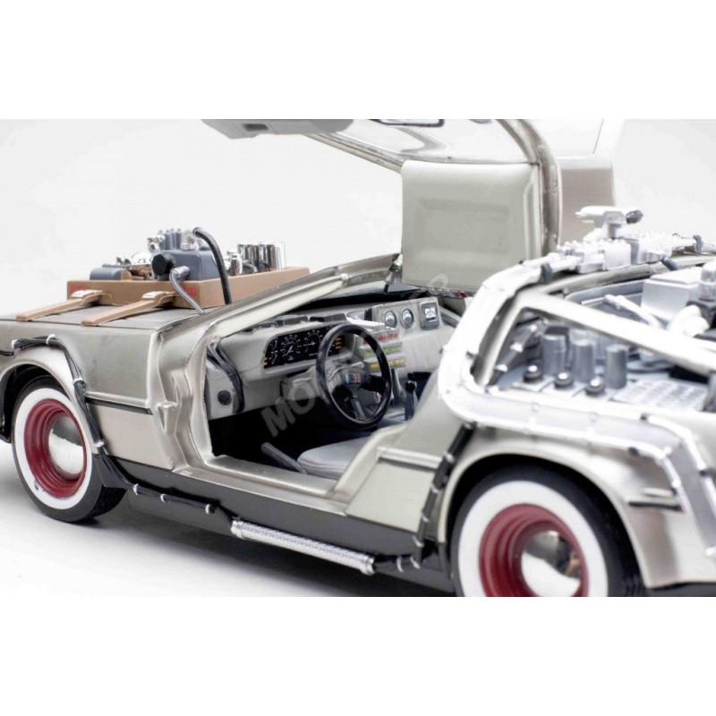 Maquette Voiture Film Métal Plastique Voiture Miniature DeLorean DMC12 Retour Vers Le Futur 3 - SUN STAR 1/18 (neuve) - Collector Miniature Collection Film Culte EAN 657440027120