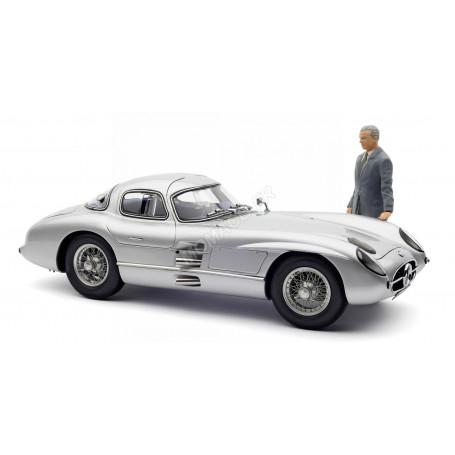 MERCEDES-BENZ 300 SLR COUPE 1955 INTERIEUR BLEU AVEC FIGURINE RUDOLF UHLENHAUT ET PLAQUE (EPUISE)