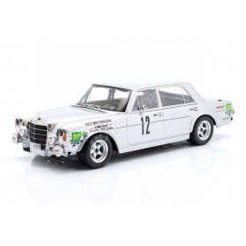 MERCEDES-BENZ AMG 300 SEL 6.8 12 DOLHEM/BEHRMANN/JABOUILLE CIRCUIT PAUL RICARD 1971 (REFABRICATION)