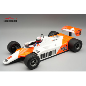 MCLAREN MP4/1B 8 NIKI LAUDA GRAND PRIX D'ANGLETERRE 1982 1ER AVEC FIGURINE ET DECALQUES