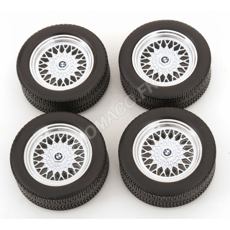 4 ROUES AVEC JANTES POUR BMW 635 CSI