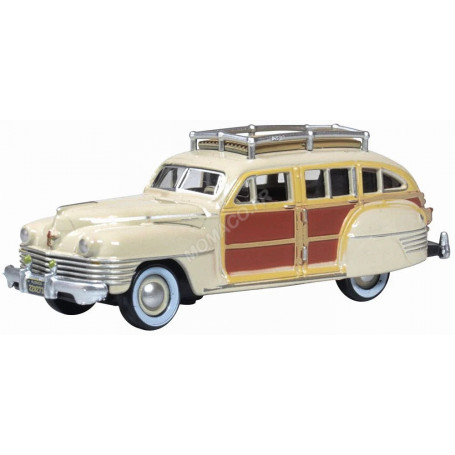 CHRYSLER T AND C WOODY WAGON 1942 BEIGE