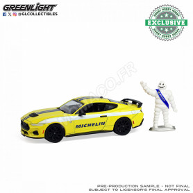 FORD MUSTANG GT 2024 AVEC FIGURINE "HOMME MICHELIN"