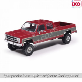 GMC SIERRA GRANDE K2500 DOUBLE CABINE A AILES LARGES 1977 ROUGE "DARK RED METALLIC / SILVER SPECIAL TWO-TONE"