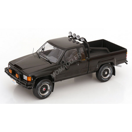 TOYOTA TRUCK XTRA CAB 4X4 (HILUX) "RETOUR VERS LE FUTUR II" NOIR